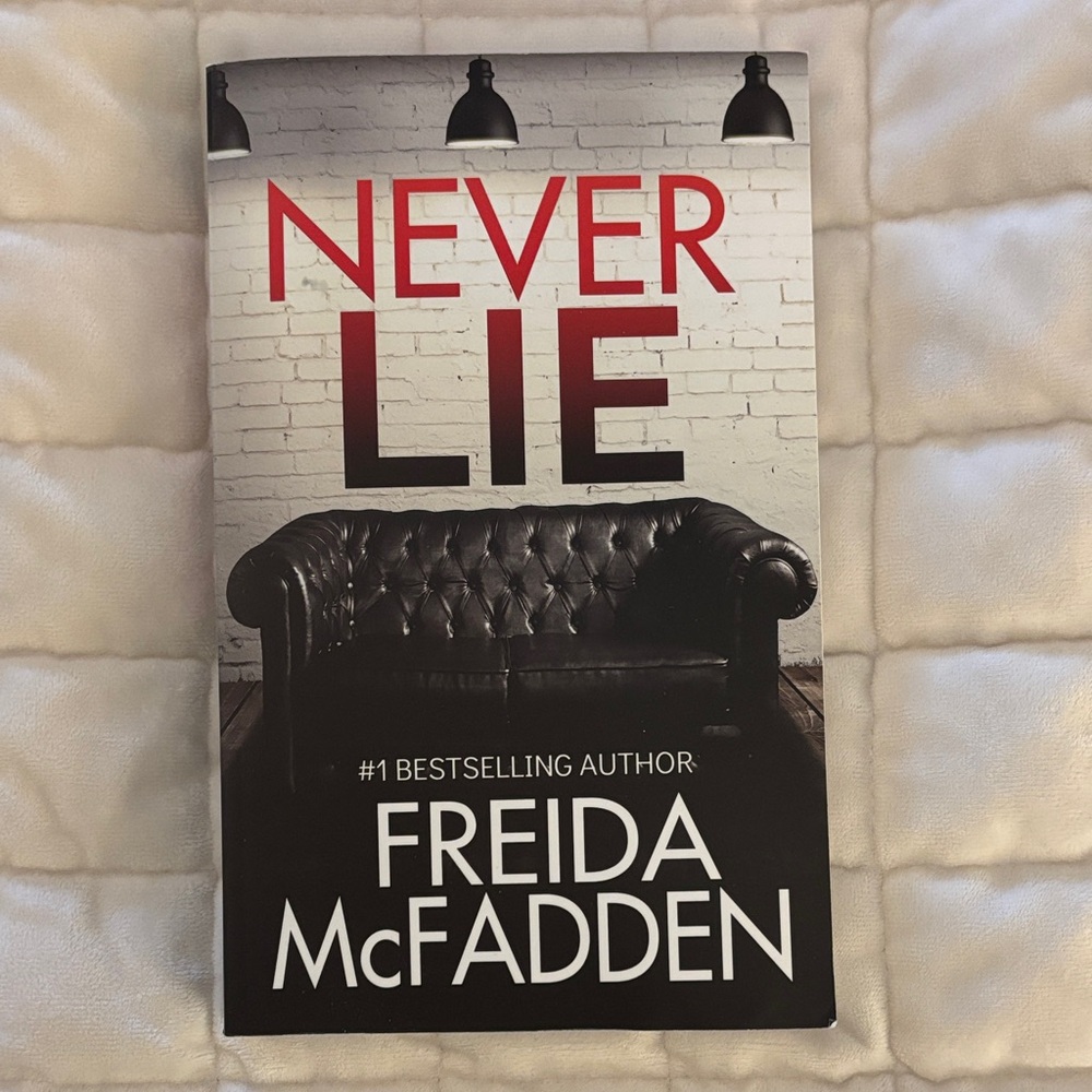 Never Lie by Freida McFadden Book